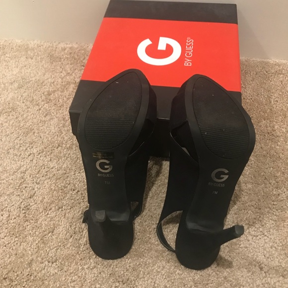 G by Guess black suede heels - Picture 4 of 4